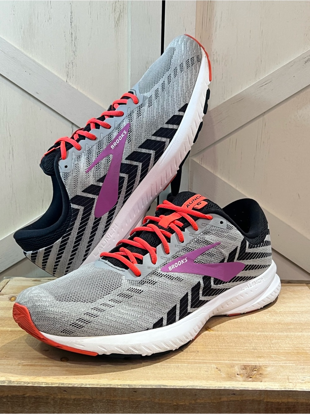 Brooks Launch 6 Women’s Running Shoes Grey, Black, Purple Colorway Size 11 Wide